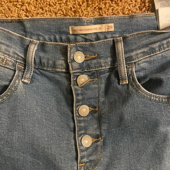 Levi’s mile high cropped wide leg Jean - Picture 2 of 4